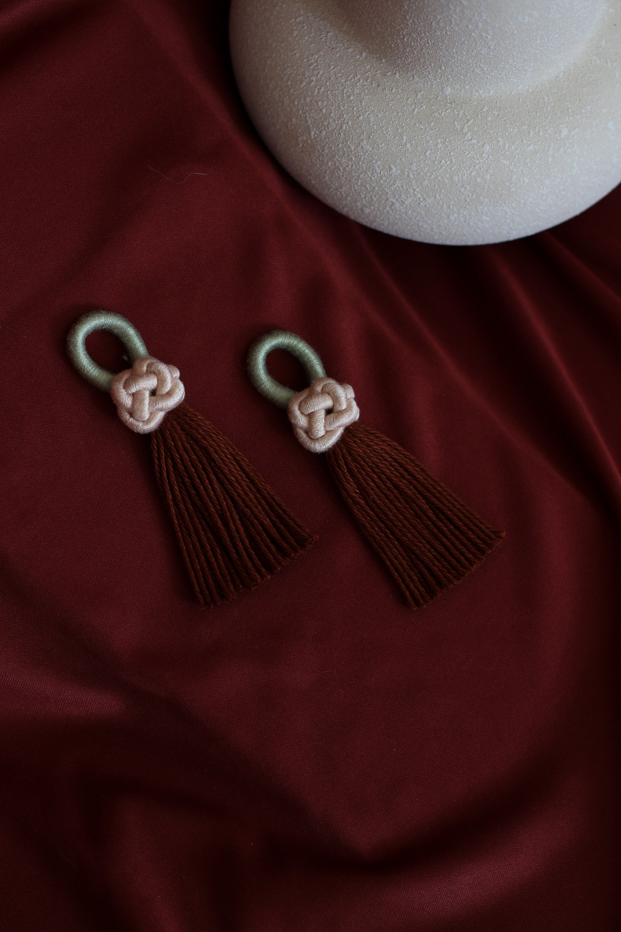 ANIA Knot - Almond / Cinammon