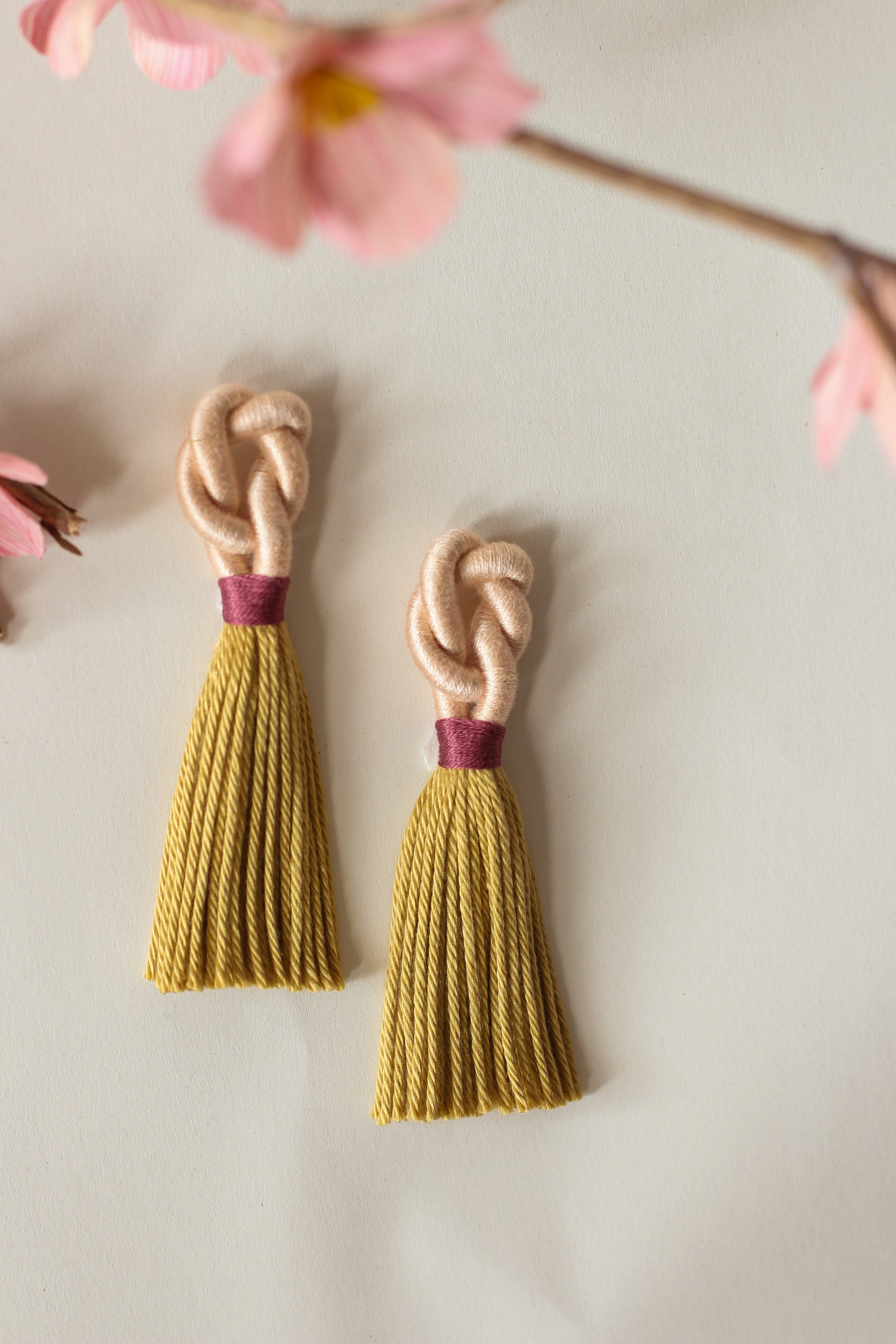 CERAK Knot - Almond / Gold